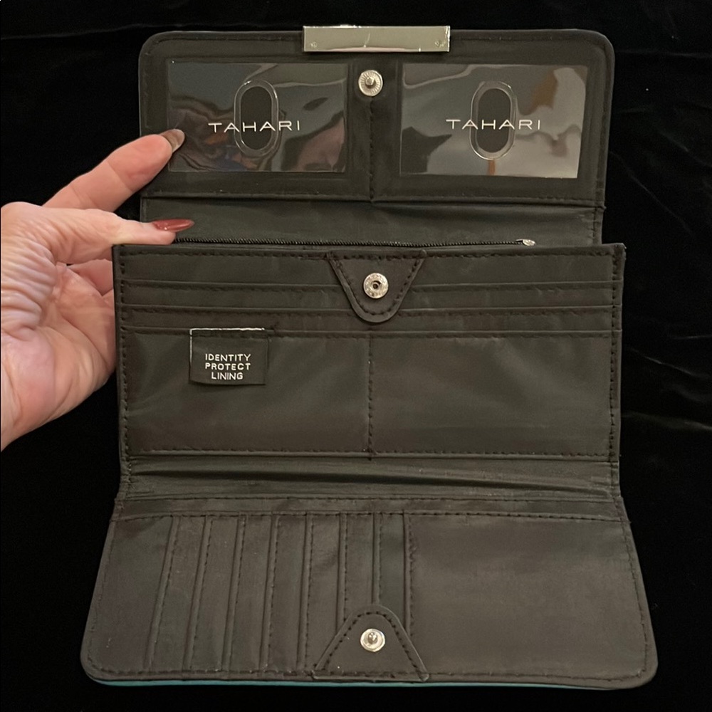 Tahari Vegan Leather Wallet with Identity Protection Lining & Lots of Space! NWT - Picture 7 of 9
